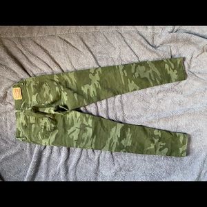 Levi’s camo ankle jeans